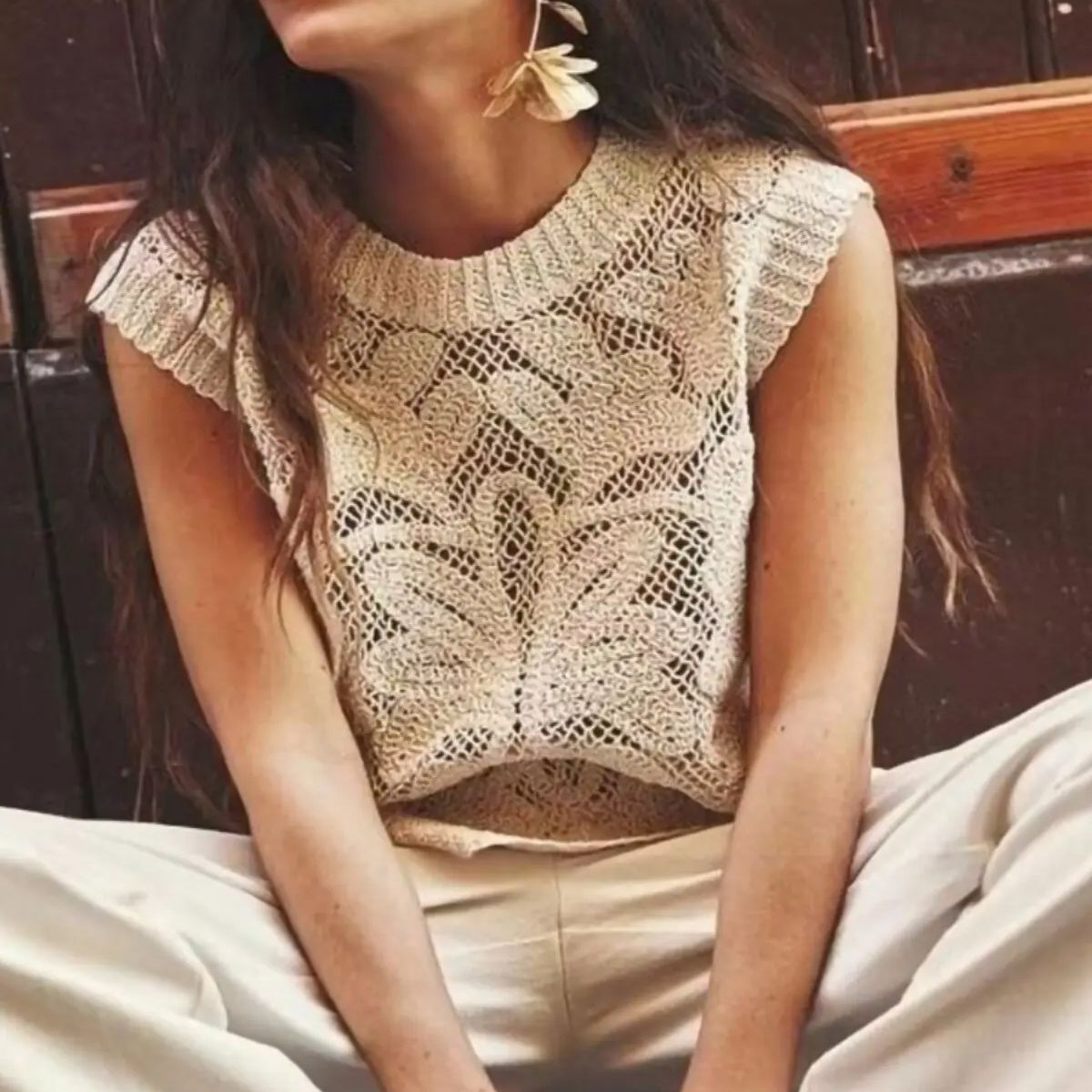 Crochet Top Boho - เสื้อกั๊กถักโครเชต์สไตล์โบฮีเมียนสำหรับผู้หญิง รุ่นใหม่ประจำฤดูร้อน แบบไม่มีแขน เนื้อผ้าบางเบา โปร่งแสง แต่งลูกไม้