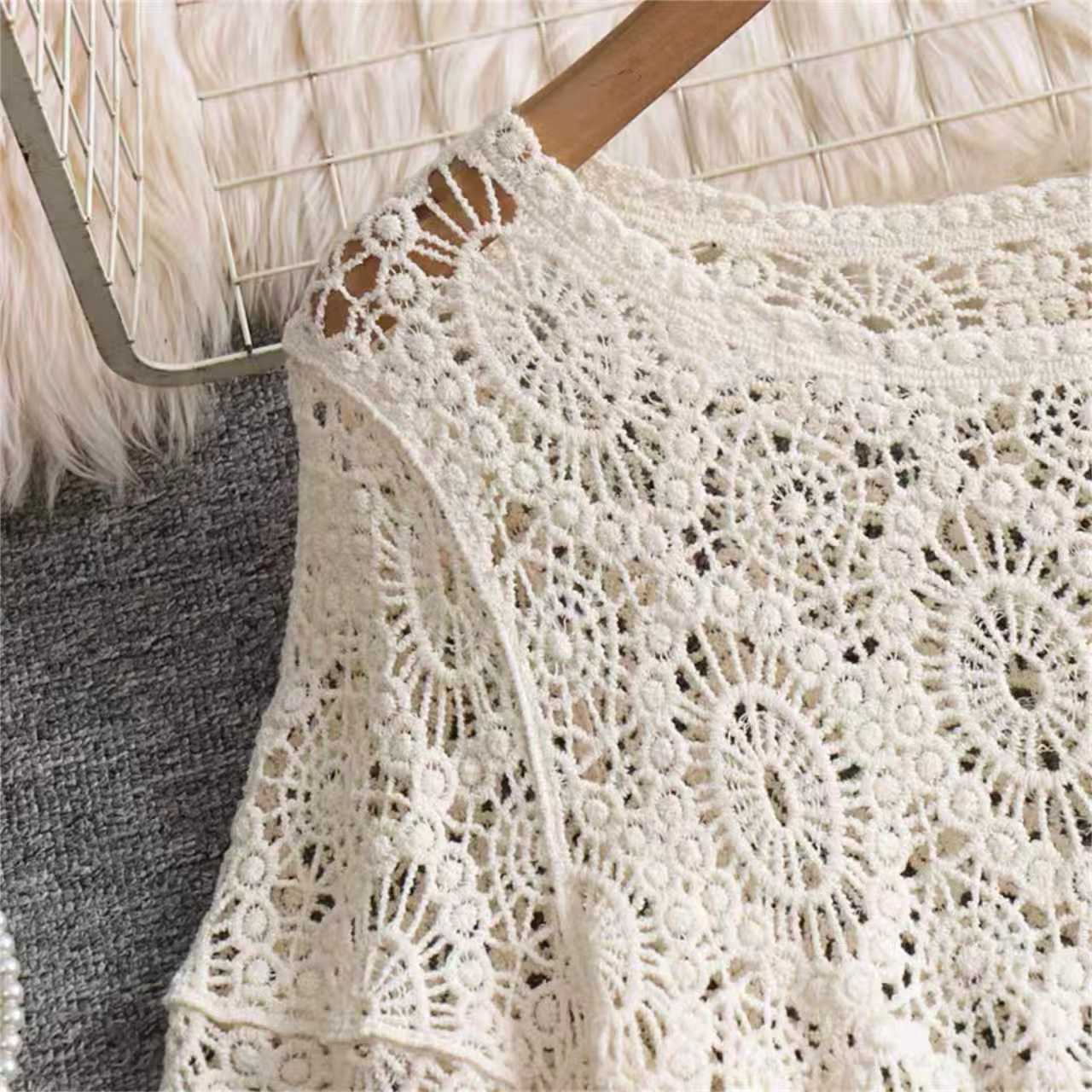 เสื้อคาร์ดิแกนถักโครเชต์ลายฉลุ - Crochet Top Boho บทวิจารณ์และราคา